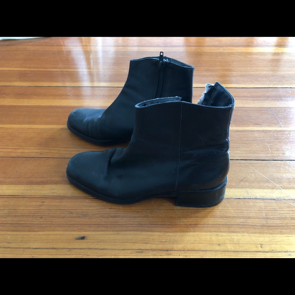 Black leather boots size 7